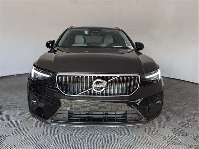 2025 Volvo XC40 Plus Bright Theme