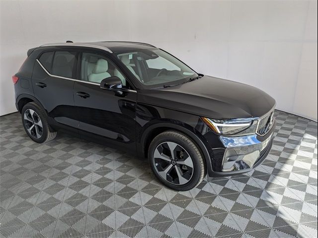 2025 Volvo XC40 Plus Bright Theme