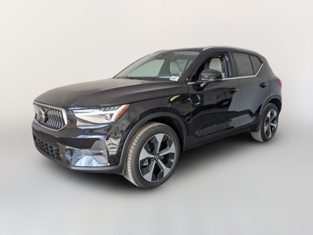 2025 Volvo XC40 Plus Bright Theme