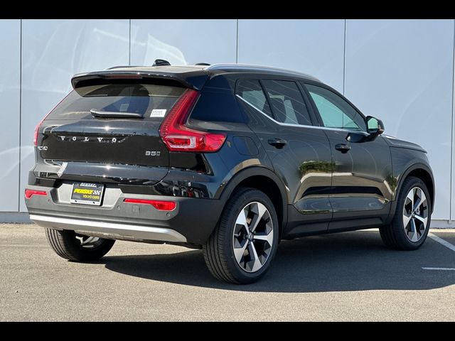 2025 Volvo XC40 Plus Bright Theme