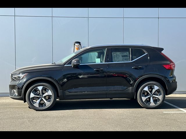 2025 Volvo XC40 Plus Bright Theme