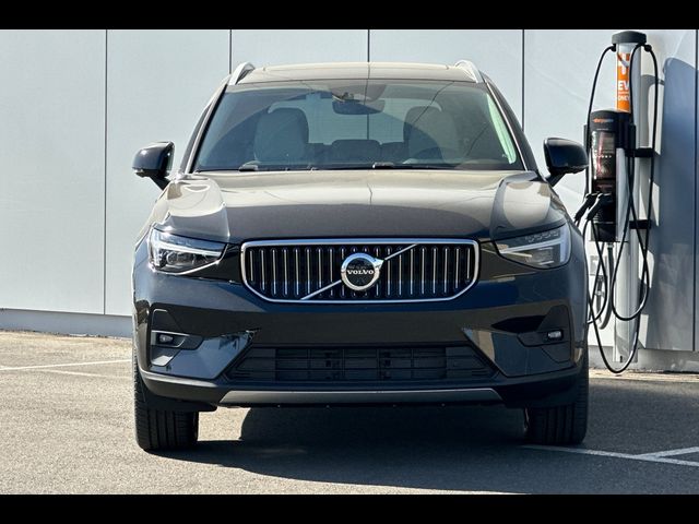 2025 Volvo XC40 Plus Bright Theme