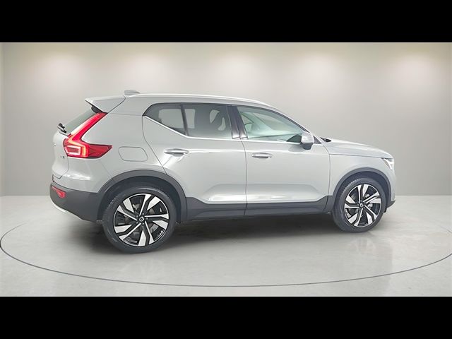 2025 Volvo XC40 Plus Bright Theme