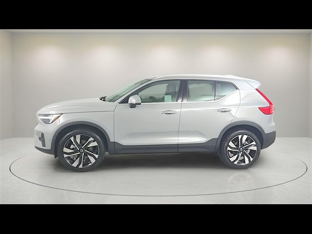 2025 Volvo XC40 Plus Bright Theme