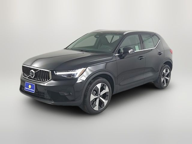 2025 Volvo XC40 Plus Bright Theme