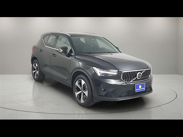 2025 Volvo XC40 Plus Bright Theme