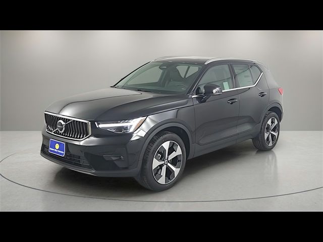 2025 Volvo XC40 Plus Bright Theme