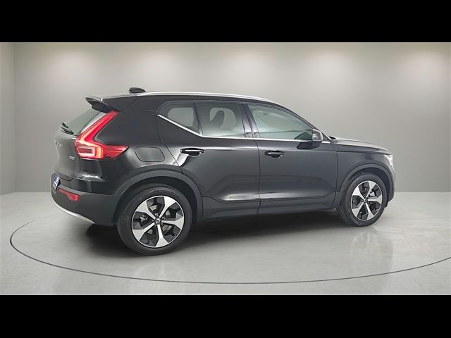 2025 Volvo XC40 Plus Bright Theme