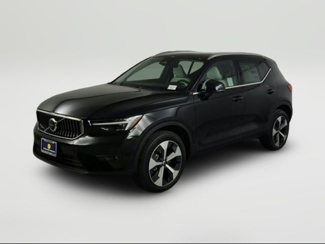 2025 Volvo XC40 Plus Bright Theme