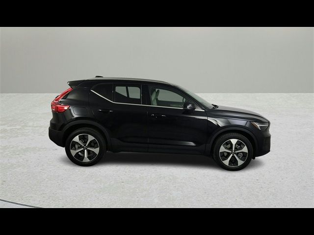 2025 Volvo XC40 Plus Bright Theme