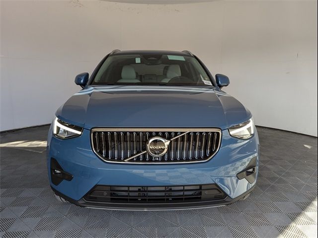 2025 Volvo XC40 Plus Bright Theme