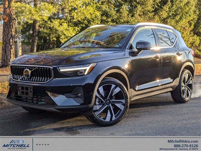 2025 Volvo XC40 Plus Bright Theme