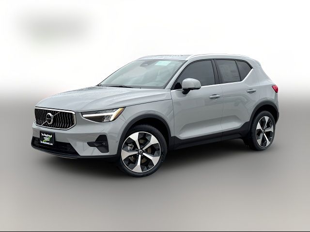 2025 Volvo XC40 Plus Bright Theme