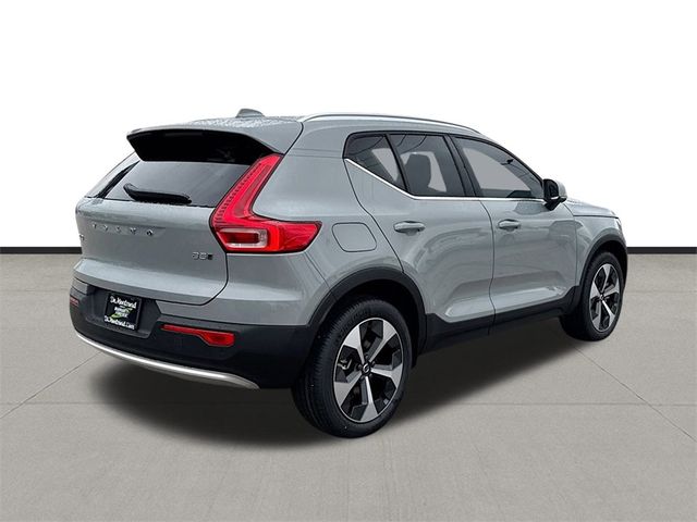 2025 Volvo XC40 Plus Bright Theme