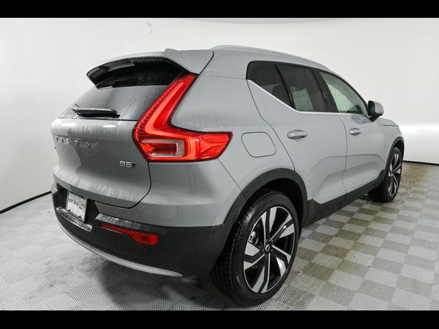 2025 Volvo XC40 Plus Bright Theme