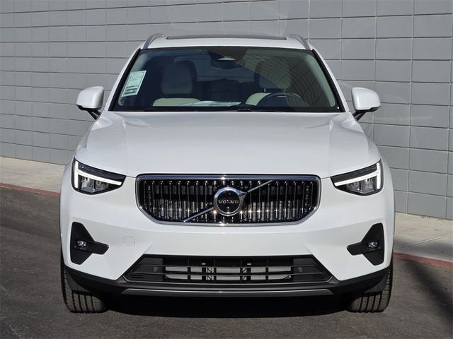 2025 Volvo XC40 Plus Bright Theme