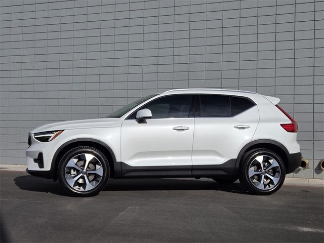 2025 Volvo XC40 Plus Bright Theme