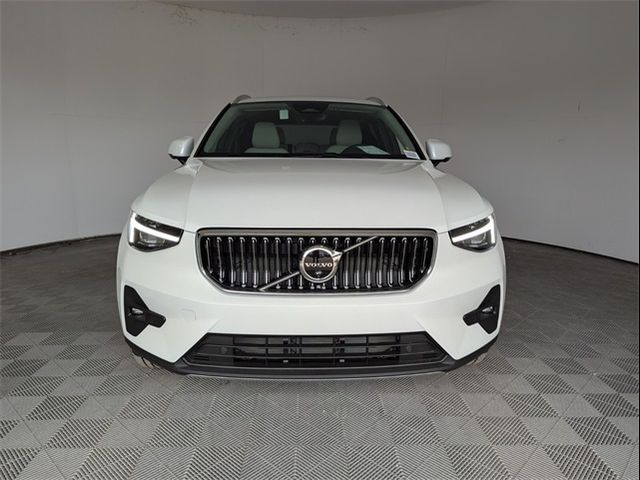 2025 Volvo XC40 Plus Bright Theme