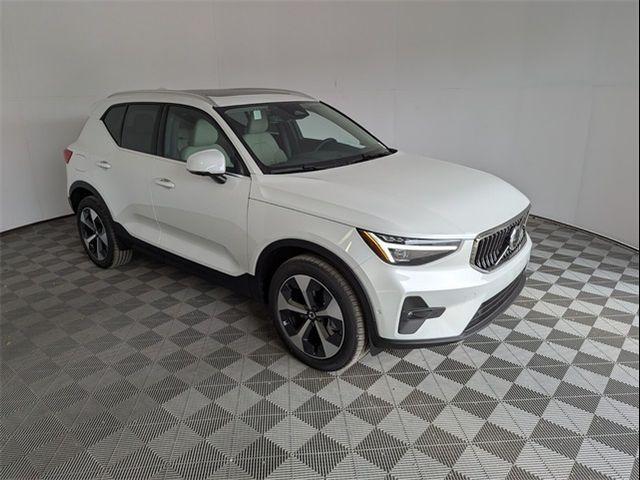 2025 Volvo XC40 Plus Bright Theme