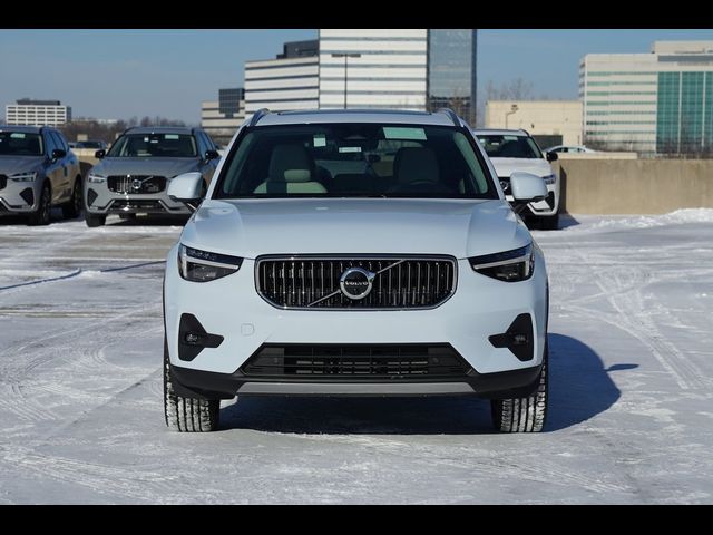 2025 Volvo XC40 Plus Bright Theme