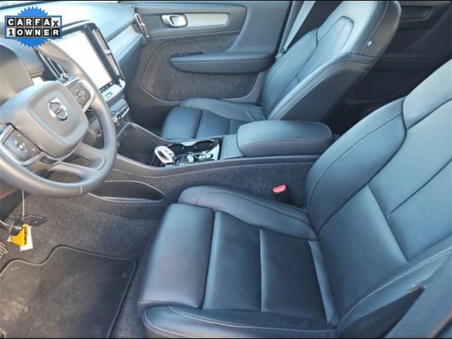 2025 Volvo XC40 Plus Bright Theme