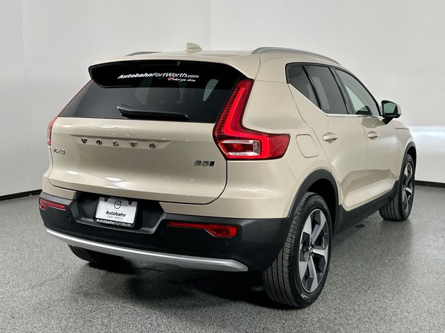 2025 Volvo XC40 Plus Bright Theme