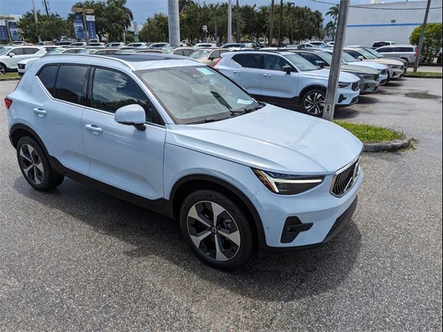 2025 Volvo XC40 Plus Bright Theme