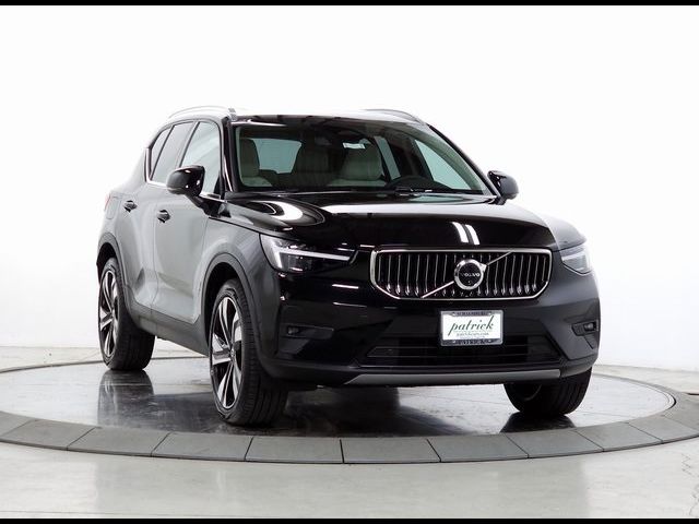 2025 Volvo XC40 Plus Bright Theme