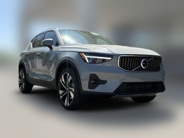 2025 Volvo XC40 Plus Bright Theme