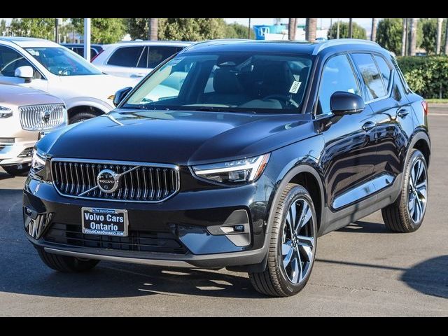 2025 Volvo XC40 Plus Bright Theme