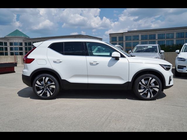 2025 Volvo XC40 Plus Bright Theme