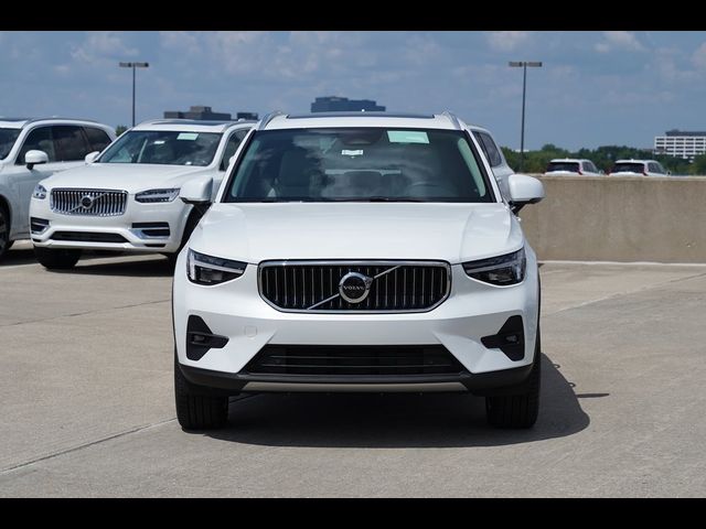 2025 Volvo XC40 Plus Bright Theme