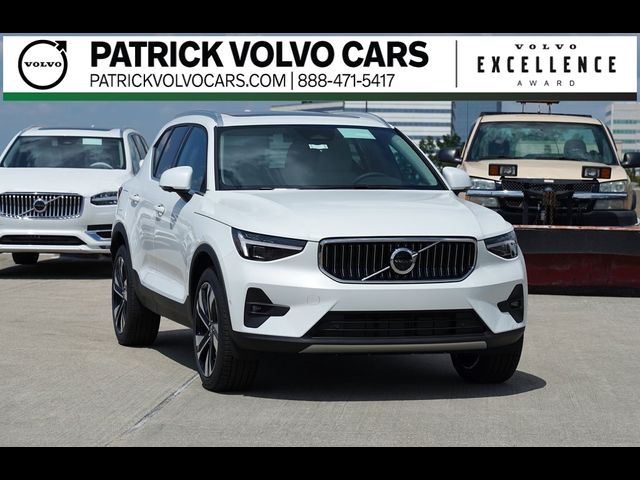 2025 Volvo XC40 Plus Bright Theme