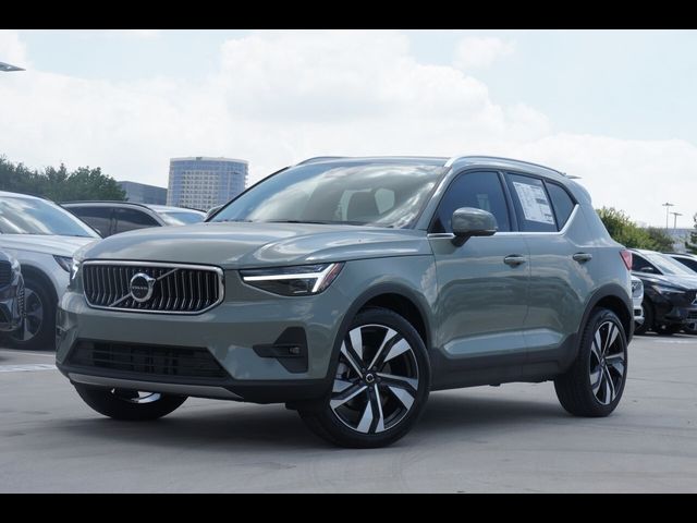 2025 Volvo XC40 Plus Bright Theme