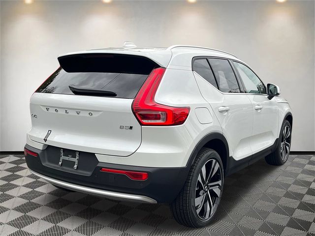 2025 Volvo XC40 Plus Bright Theme