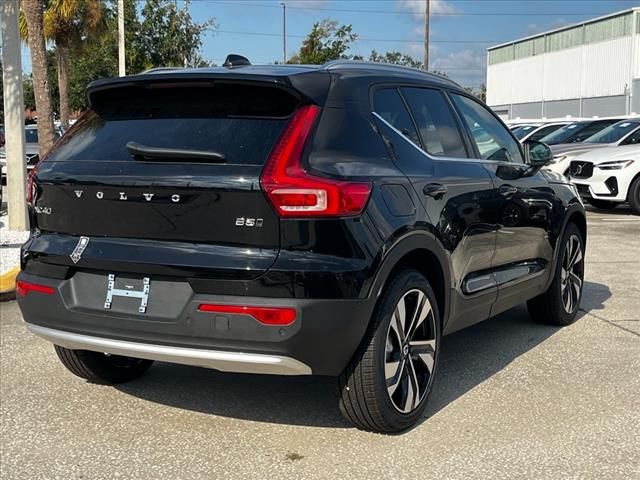 2025 Volvo XC40 Plus Bright Theme