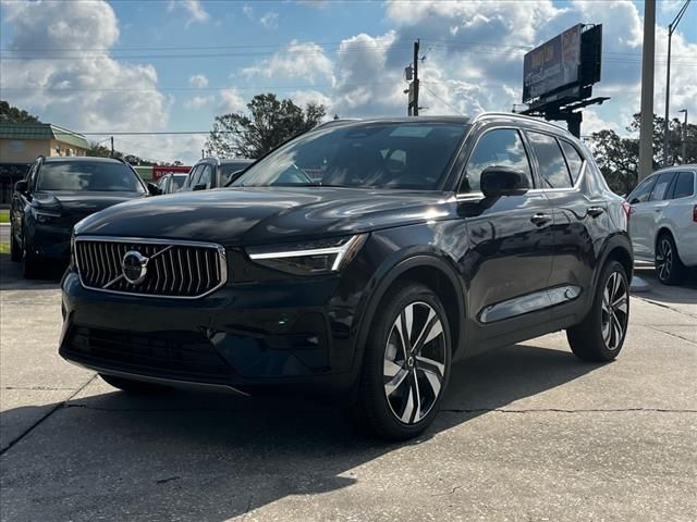 2025 Volvo XC40 Plus Bright Theme