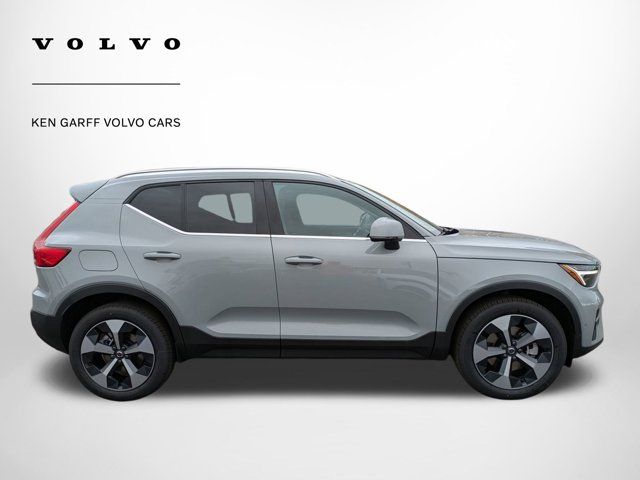 2025 Volvo XC40 Plus Bright Theme