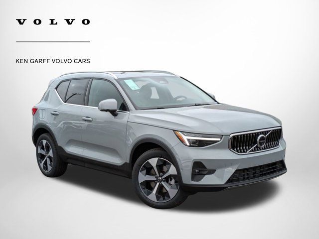 2025 Volvo XC40 Plus Bright Theme