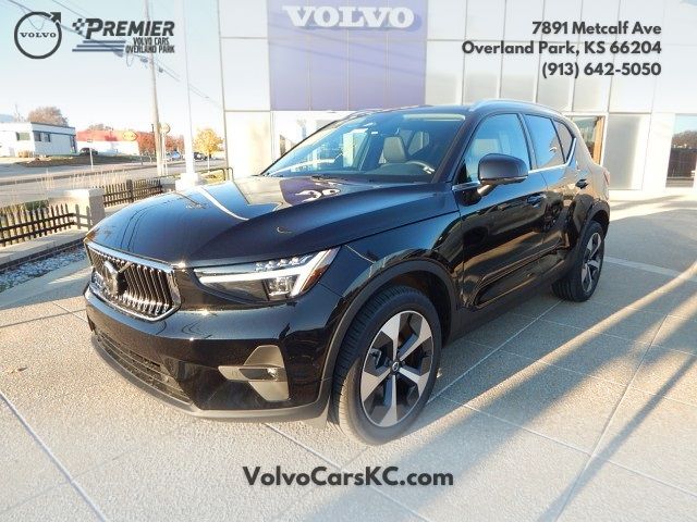 2025 Volvo XC40 Plus Bright Theme