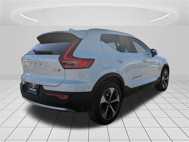 2025 Volvo XC40 Plus Bright Theme