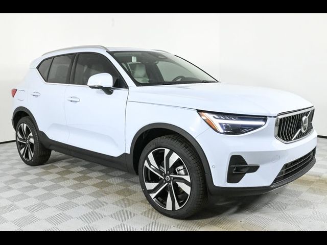 2025 Volvo XC40 Plus Bright Theme