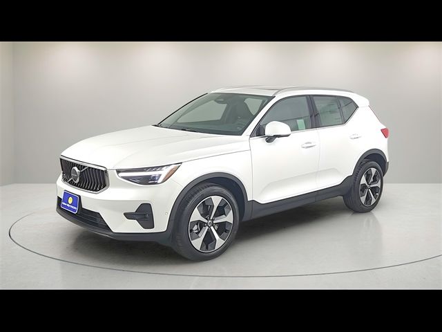 2025 Volvo XC40 Plus Bright Theme