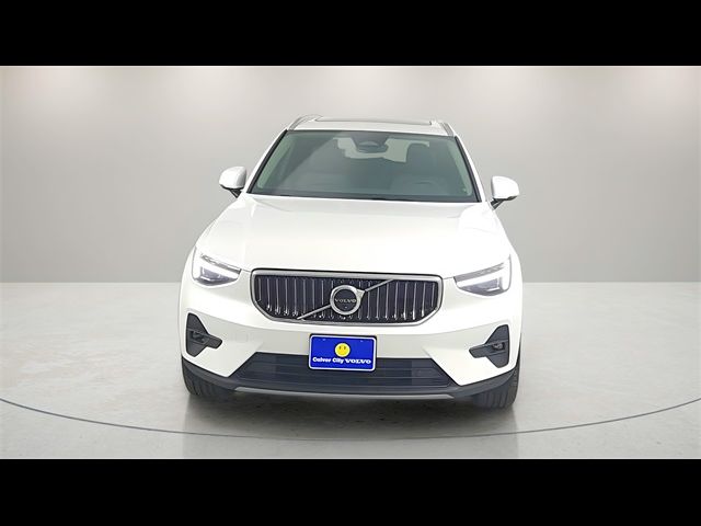 2025 Volvo XC40 Plus Bright Theme