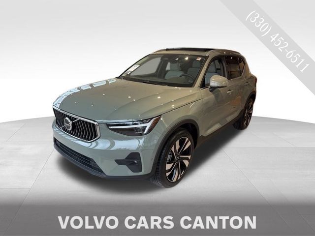 2025 Volvo XC40 Plus Bright Theme