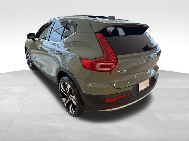 2025 Volvo XC40 Plus Bright Theme