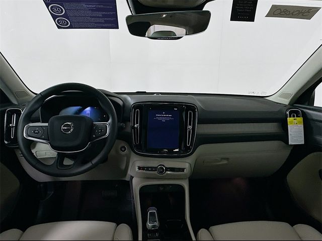 2025 Volvo XC40 Plus Bright Theme