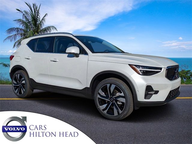 2025 Volvo XC40 Plus Bright Theme