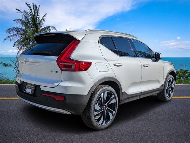 2025 Volvo XC40 Plus Bright Theme