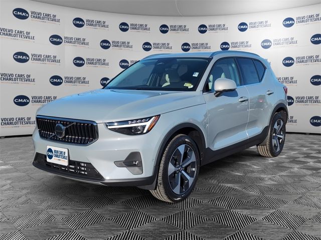 2025 Volvo XC40 Plus Bright Theme